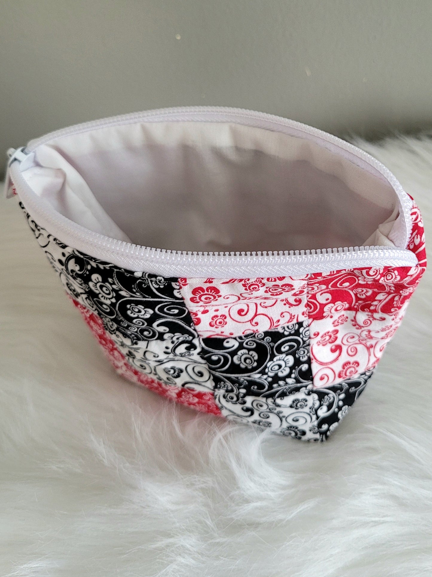 Small Quilted Zipper Pouch