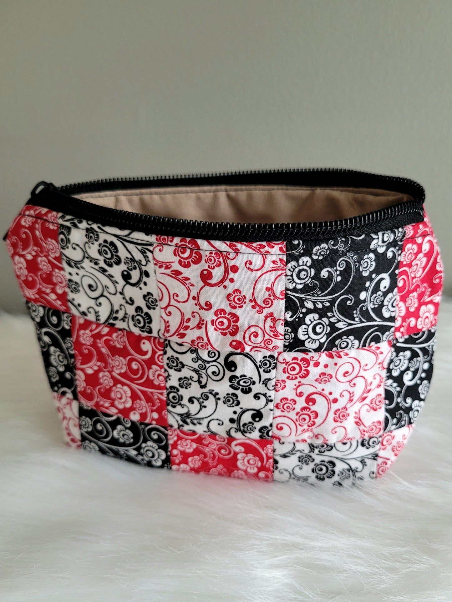 Small Quilted Zipper Pouch