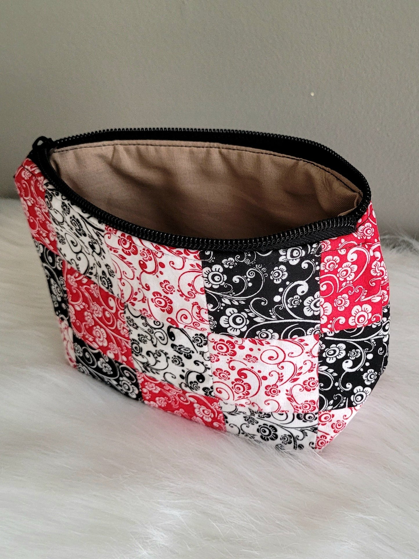 Small Quilted Zipper Pouch