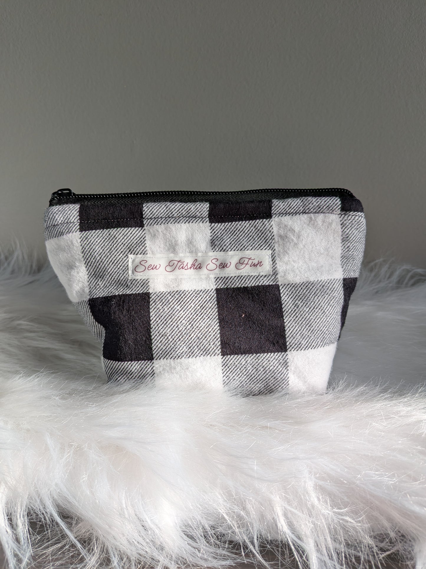 Black and White Checkered Zipper Pouch
