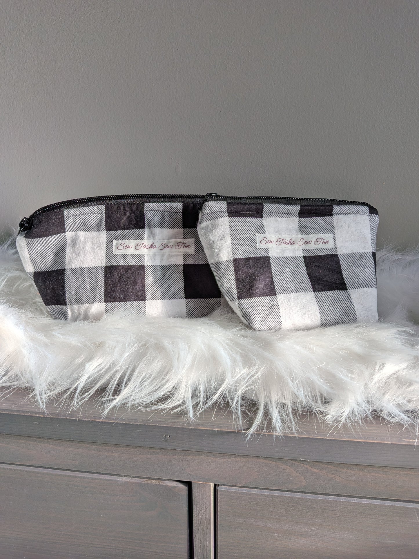 Black and White Checkered Zipper Pouch